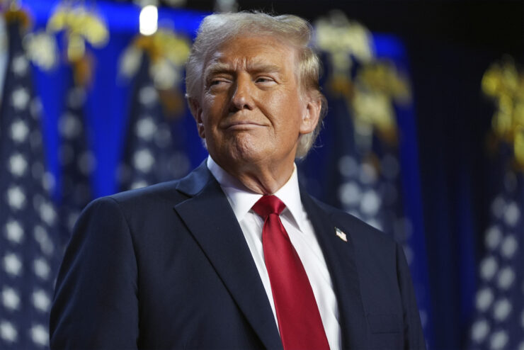 Donald Trump in red tie