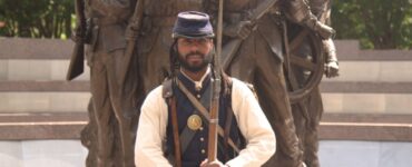 Civil war expert in costume