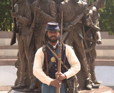 Civil war expert in costume
